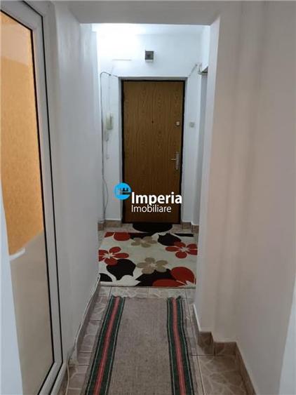 Apartament cu 3 camere decomandat în Gară