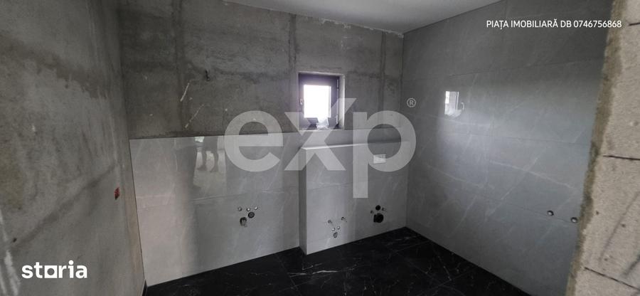Casă cu 4 camere cu Teren 250 Mp în Ulmi