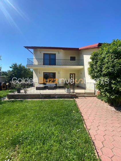 Casă individuală cu 5 camere cu Canalizare în Central