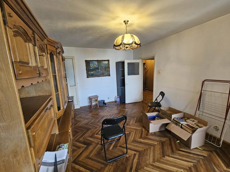 Apartament cu 3 camere decomandat în ICIL
