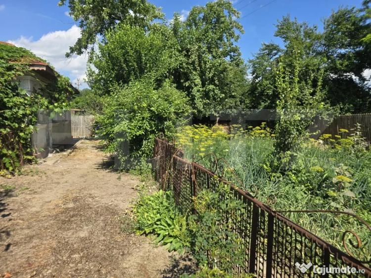 Casă cu 3 camere cu Teren 1100 Mp în Central