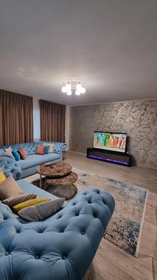 Apartament cu 3 camere decomandat, mobilat în