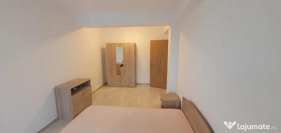 Apartament cu 3 camere decomandat în Vest