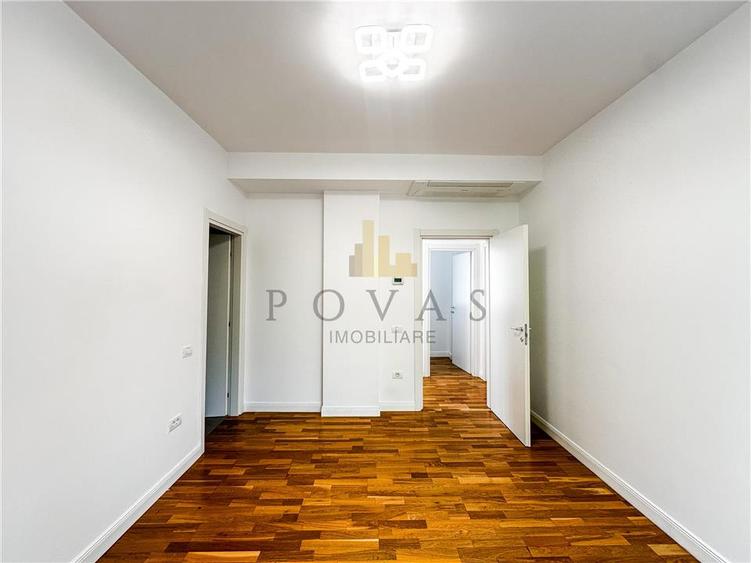 Casă individuală cu 5 camere cu Piscina în Iancu Nicolae