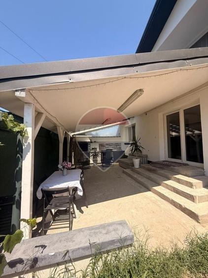 Duplex cu 6 camere cu Teren 229 Mp în Est