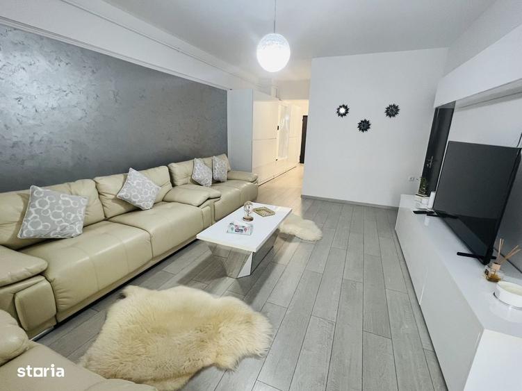 Apartament cu 3 camere decomandat în Exterior Vest