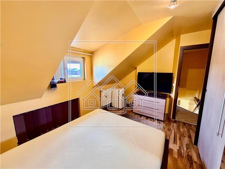 Apartament cu 3 camere semidecomandat în Terezian