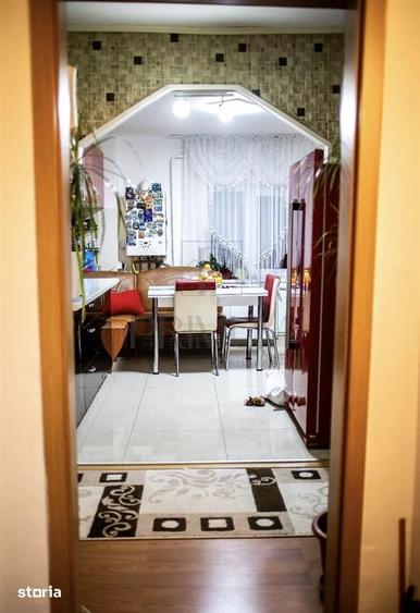 Apartament cu 4 camere decomandat în Girocului
