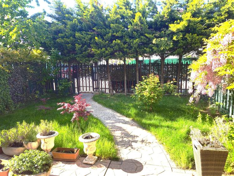 Duplex cu 4 camere cu Canalizare în Nord-Est