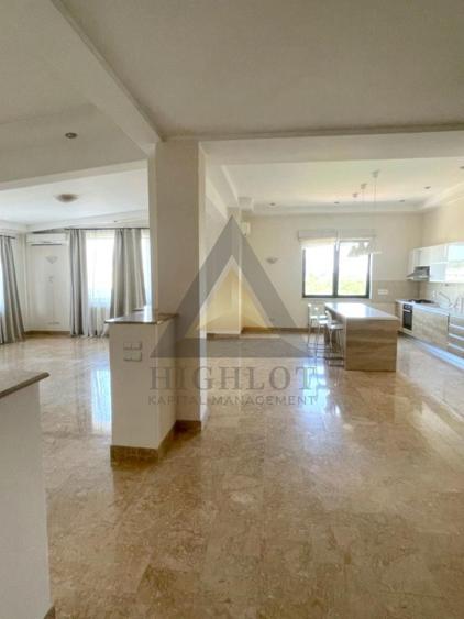 Apartament cu 4 camere decomandat în Clucerului