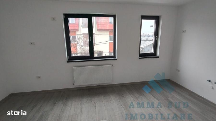 Casă cu 4 camere în Apărătorii Patriei