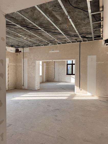 Casă cu 4 camere cu Teren 900 Mp în Central