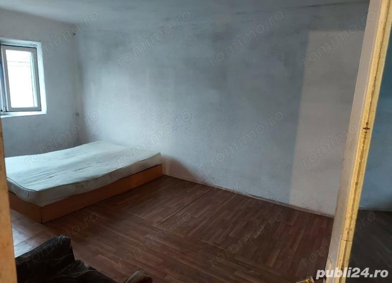 Apartament cu 2 camere decomandat în Rovinari
