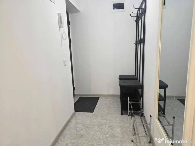 Apartament cu 2 camere decomandat în Craiovița Nouă