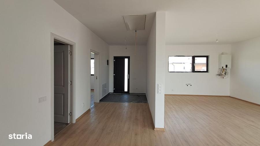 Casă cu 3 camere în Prejmer