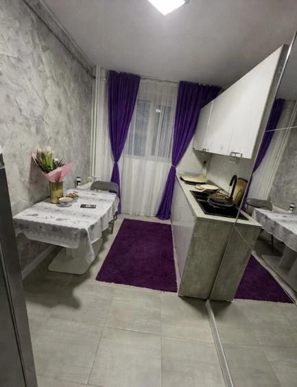 Apartament cu 3 camere semidecomandat în Ultracentral