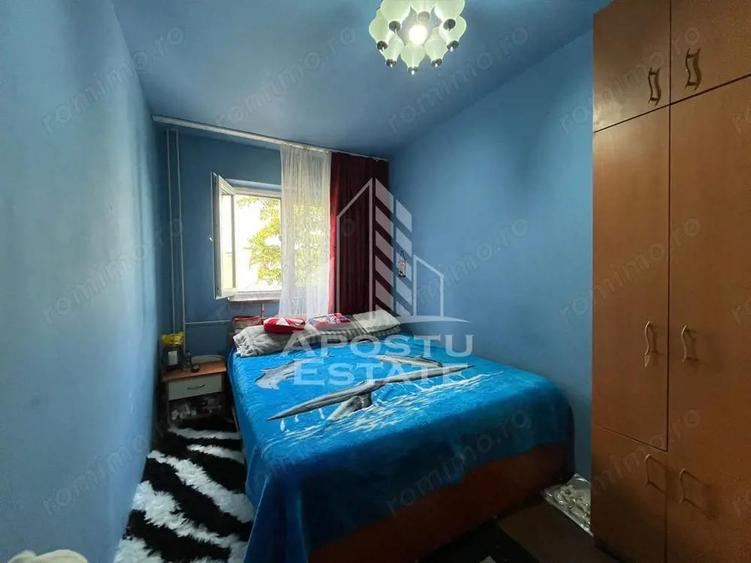 Apartament cu 3 camere semidecomandat în Dâmbovița