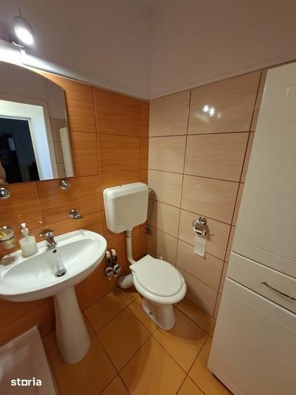 Apartament cu 3 camere semidecomandat în Drumul Taberei