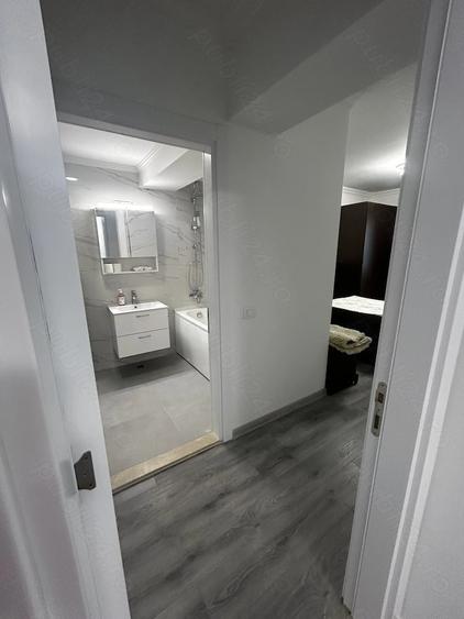Apartament cu 3 camere decomandat în Energia