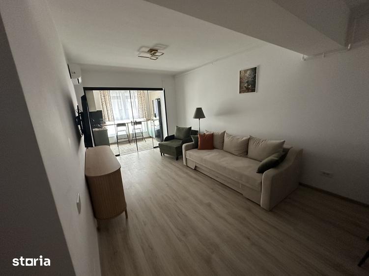 Apartament cu 2 camere semidecomandat în Apărătorii Patriei