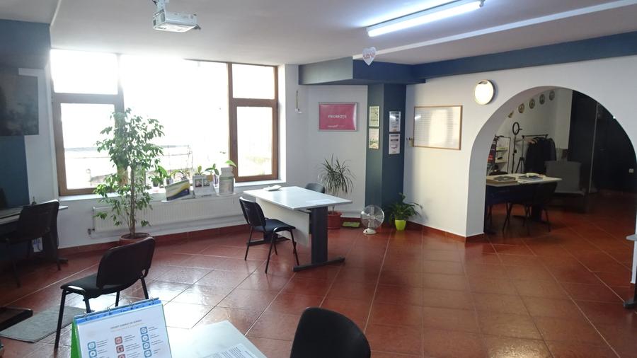 Spațiu comercial, de 73 mp, în Decebal