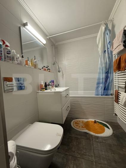 Apartament cu 2 camere decomandat în Micro 17