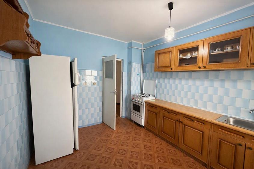 Apartament cu 3 camere decomandat, mobilat în Cug