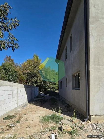 Casă cu 5 camere cu Canalizare în Est