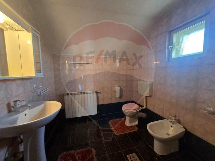 Casă cu 7 camere cu Piscina în Vințu de Jos