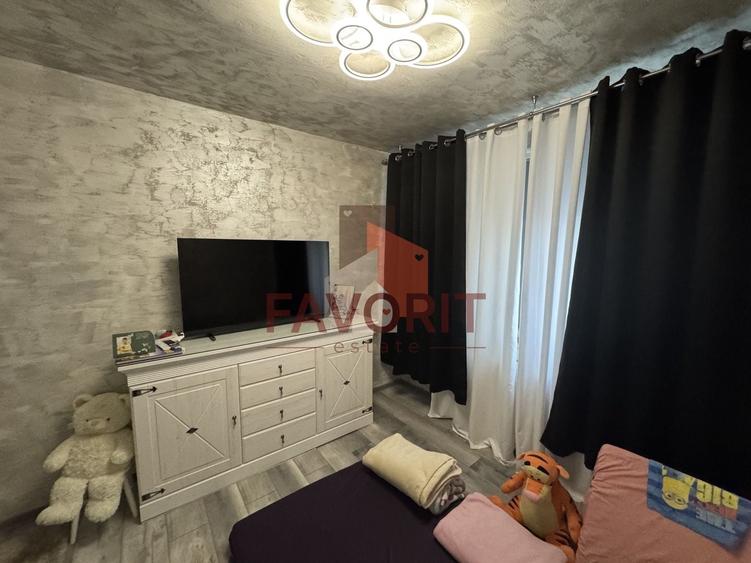 Apartament cu 3 camere semidecomandat, mobilat în Circumvalațiunii