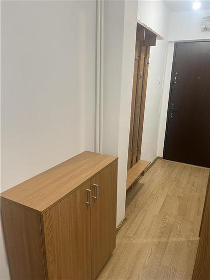 Apartament cu 2 camere decomandat, mobilat în Tei