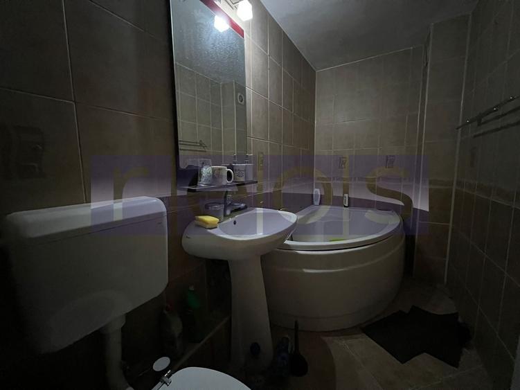 Apartament cu 4 camere decomandat în Nerva Traian