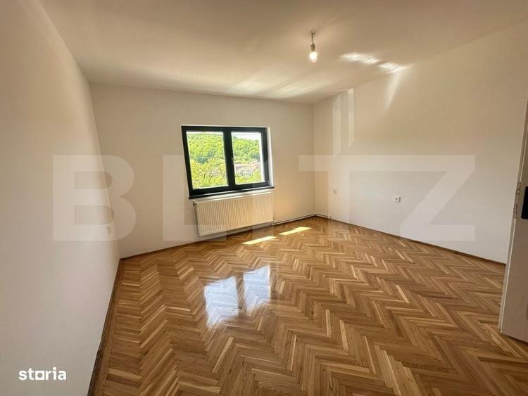Casă cu 4 camere cu Teren 275 Mp în Central