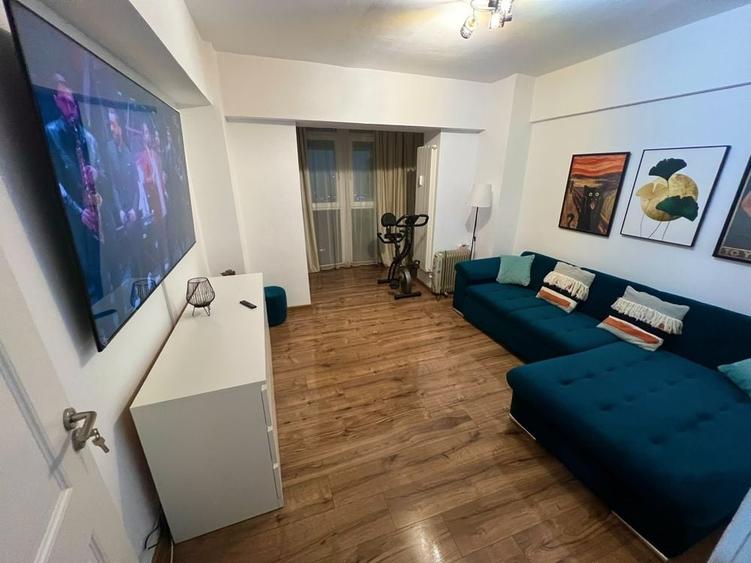 Apartament cu 2 camere decomandat în Central
