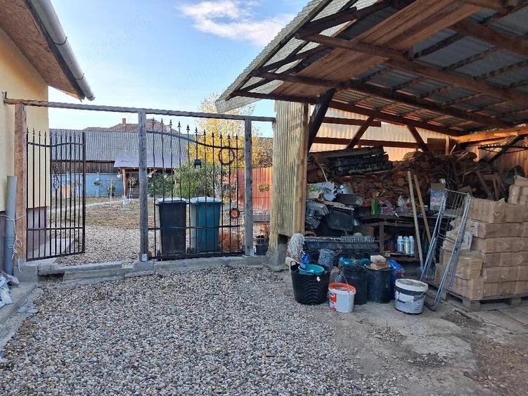 Casă cu Teren 1000 Mp în Central