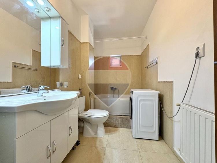 Apartament cu 2 camere decomandat, mobilat în Tractorul