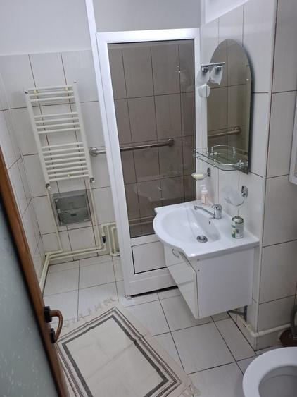 Apartament cu 2 camere decomandat în Ostroveni