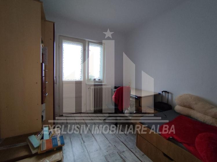 Apartament cu 4 camere decomandat, mobilat în Cetate
