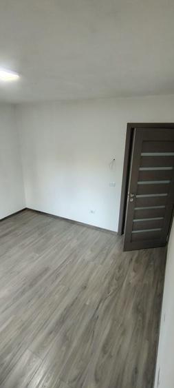 Apartament cu 3 camere decomandat în Sârbi
