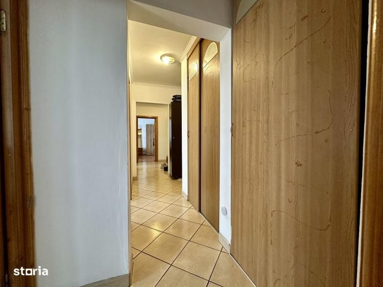 Apartament cu 3 camere în Gorjului