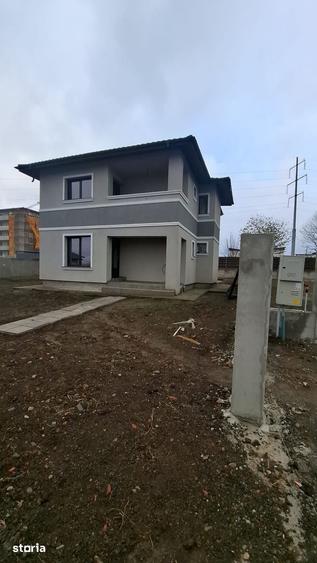 Casă cu 3 camere cu Teren 500 Mp în Păcurari