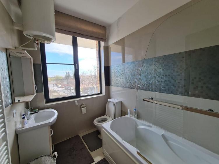 Apartament cu 2 camere semidecomandat, mobilat în Iancu Nicolae