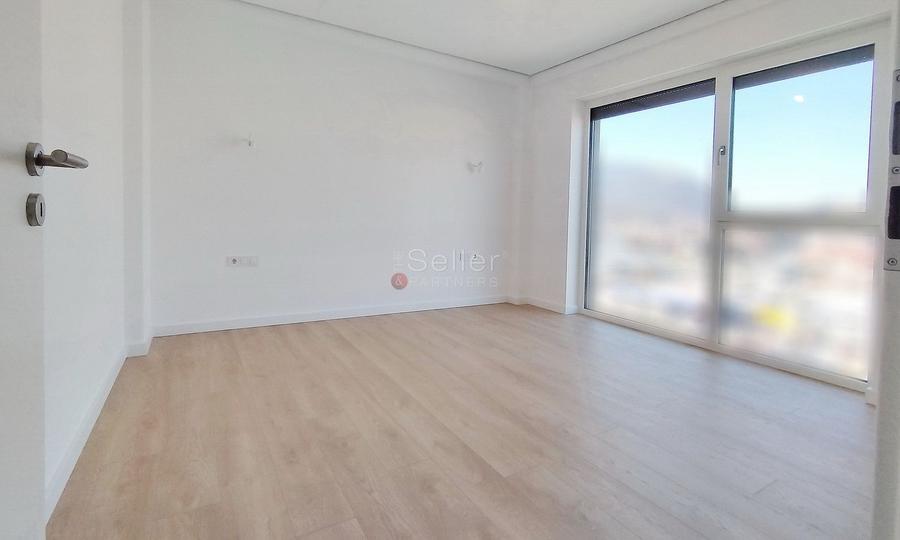 Penthouse cu 5 camere decomandat în Astra