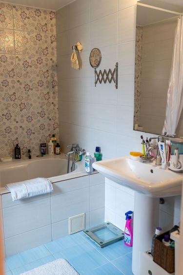 Casă cu 5 camere cu Piscina în Dămăroaia