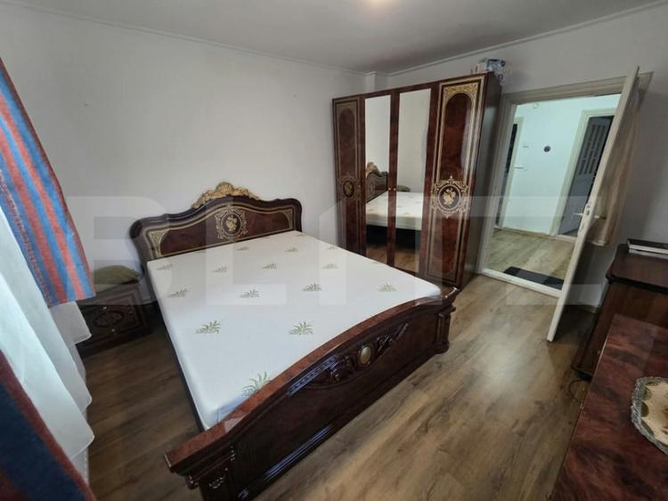 Casă cu 5 camere cu Teren 1459 Mp în Produlești