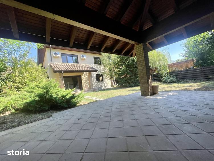 Casă cu 4 camere cu Teren 585 Mp în Corbeanca