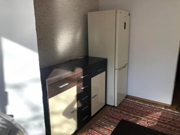 Apartament cu 3 camere decomandat, mobilat în Tineretului