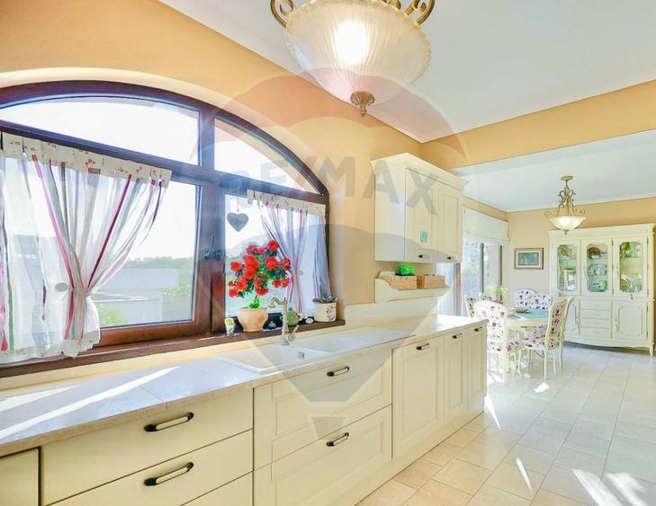 Casă individuală cu 5 camere cu Teren 1181 Mp în Dealuri Oradea