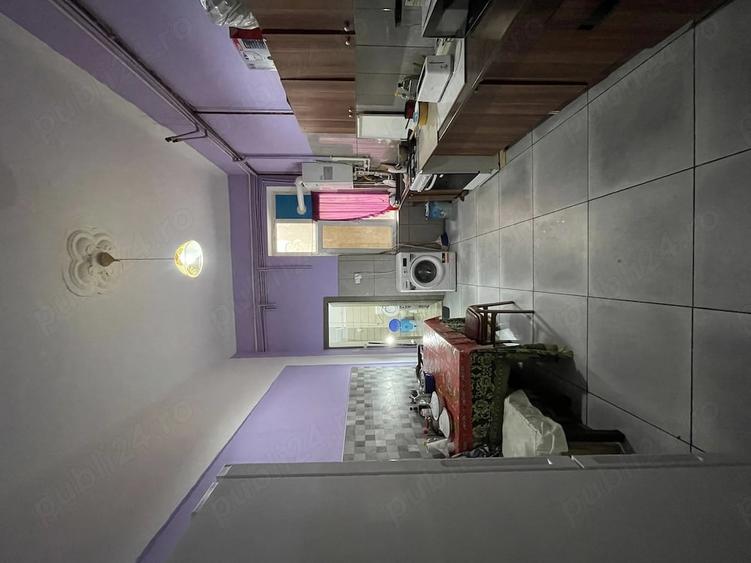 Apartament cu 5 camere decomandat în Victoriei