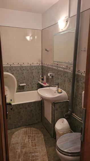 Apartament cu 3 camere decomandat, mobilat în Tomis Nord